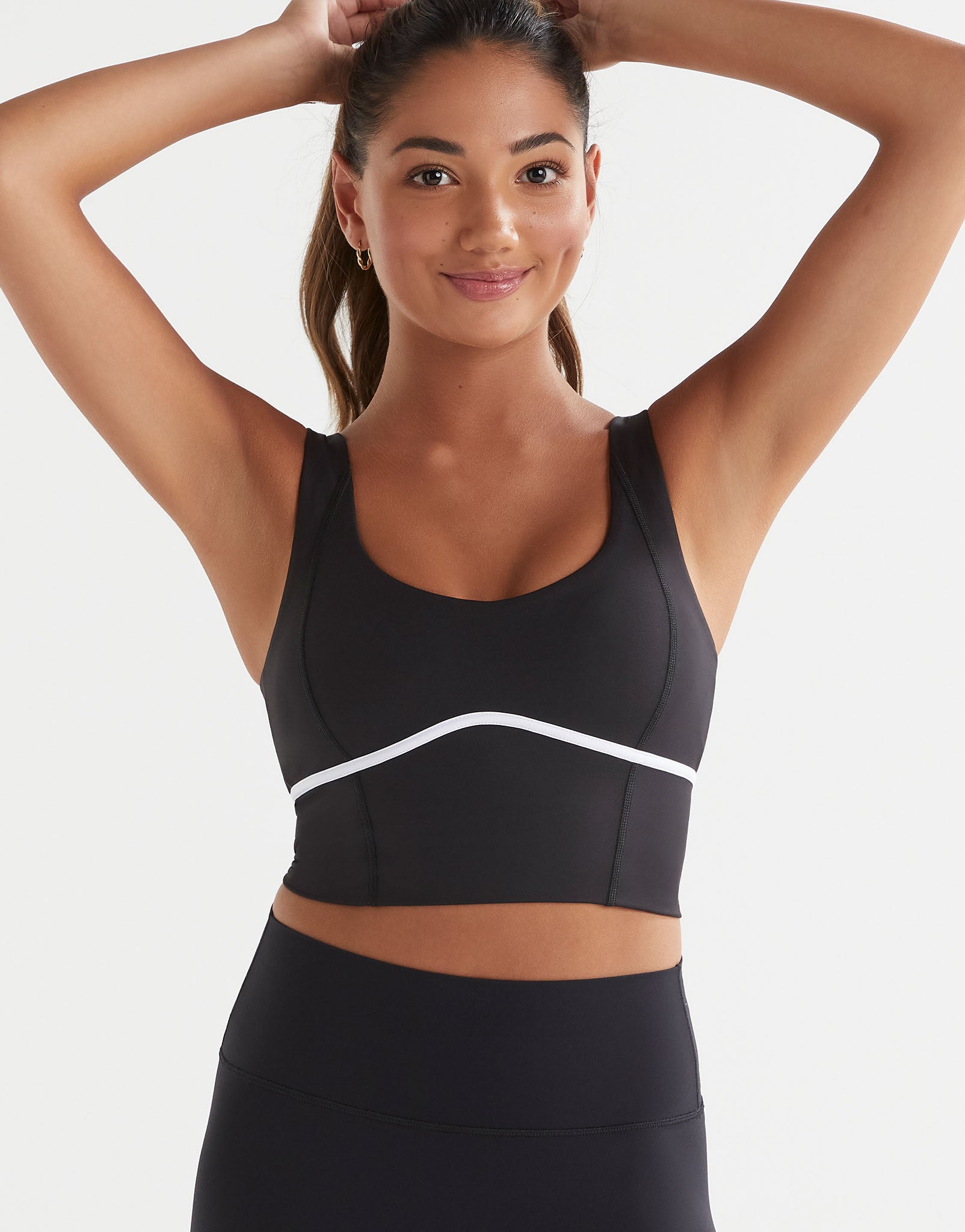 Lilybod-Ava-Long-Sports-Bra-Black-LC69-C21-BL-3.jpeg