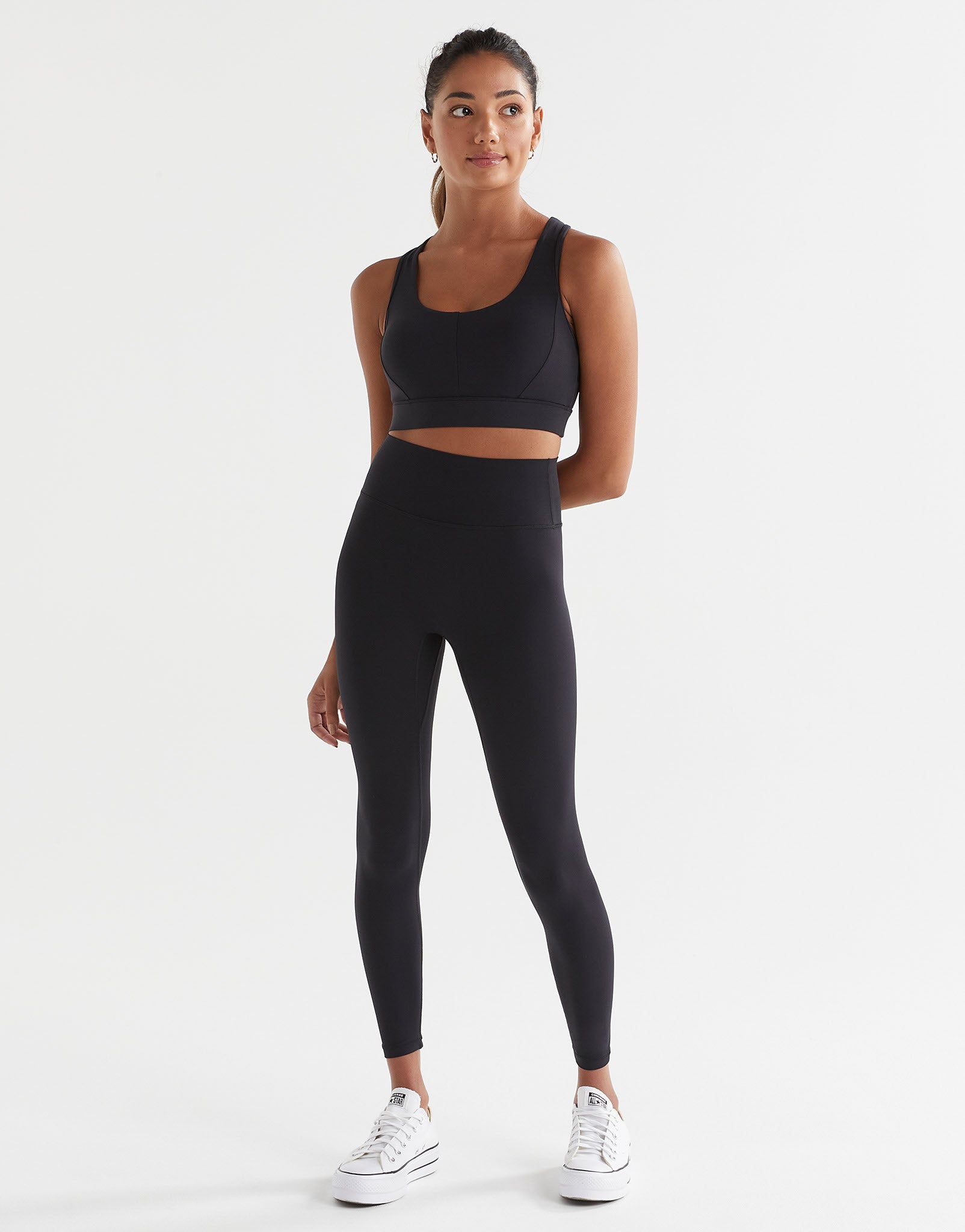 Lilybod-Chloe-Sports-Bra-Black-SC-21-BL-1.jpeg