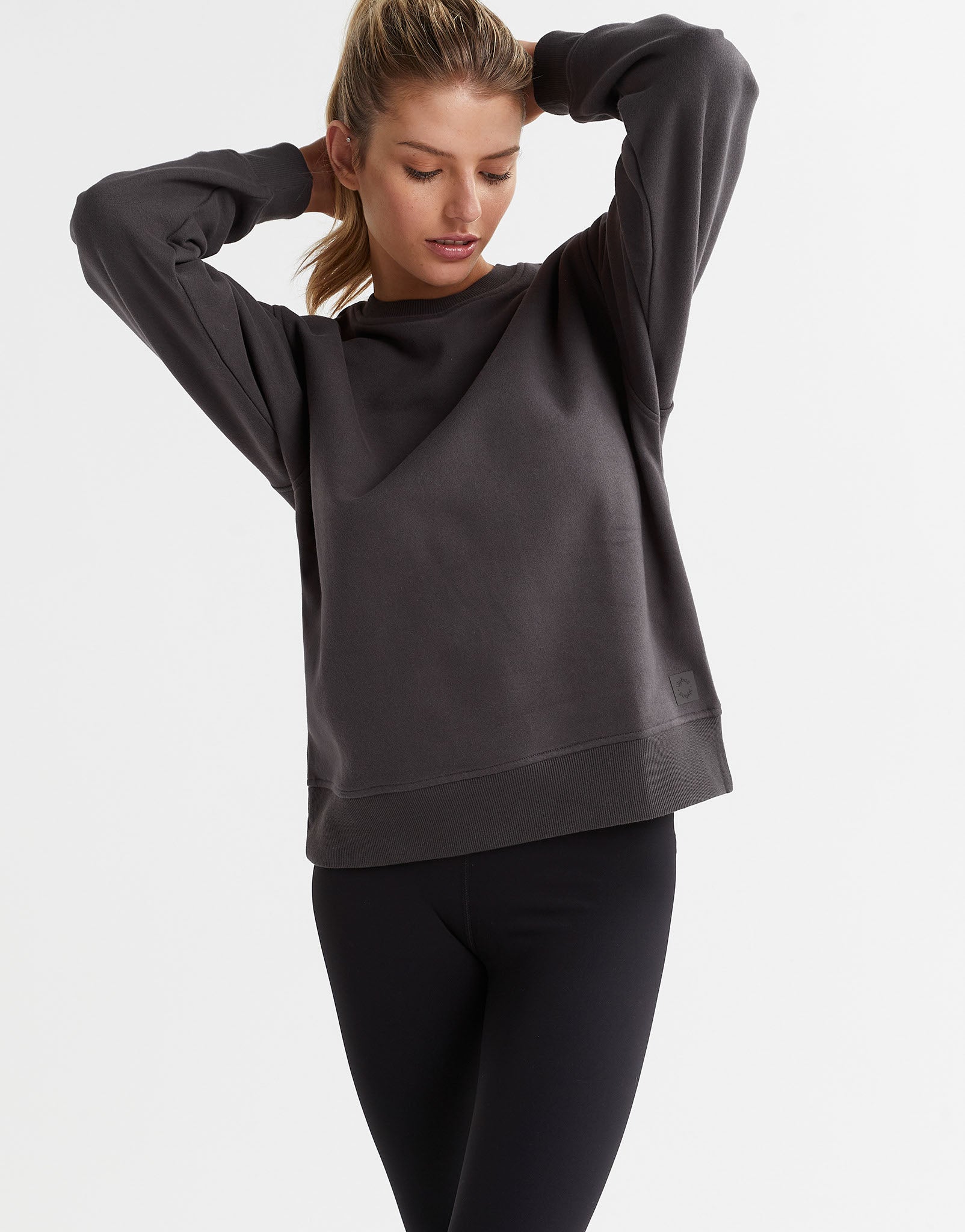 Lilybod-Millie-Classic-Fleece-Crew-Coal-Gray-LT67-CLG-3-New.jpeg