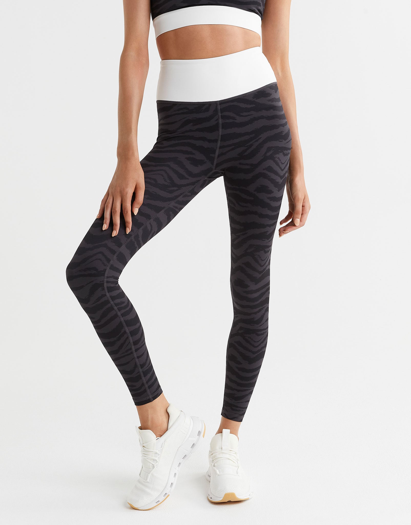 Lilybod-Piper-Legging-Black-Zebra-Print-Snow-White-LL123-BZW-3.jpeg