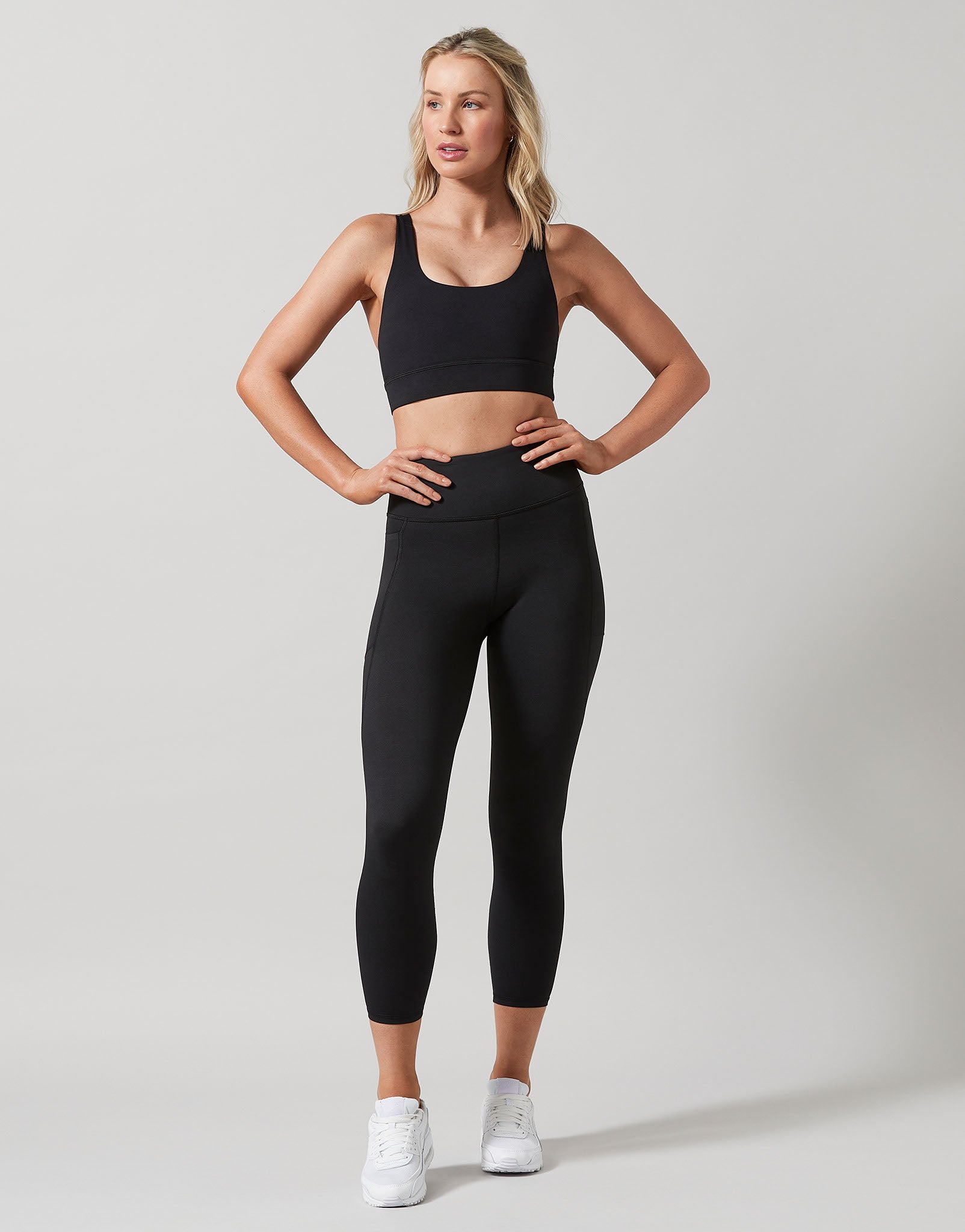 Lilybod-Zoe-Sports-Bra-Tarmac-Black-LC71-BL-4.jpeg