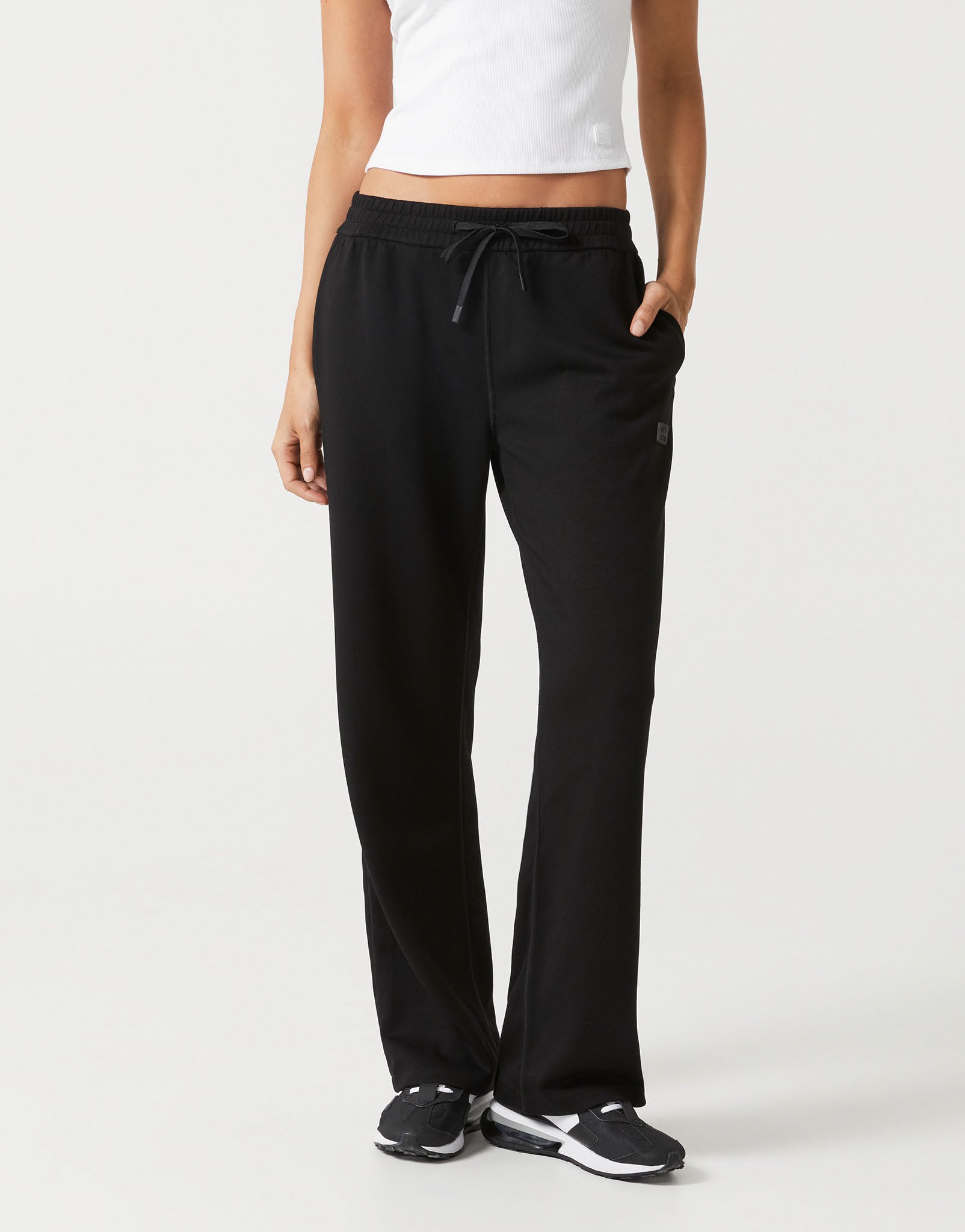 Lilybod_AIMIE_Jogger_Black_LL85W_BL.jpeg