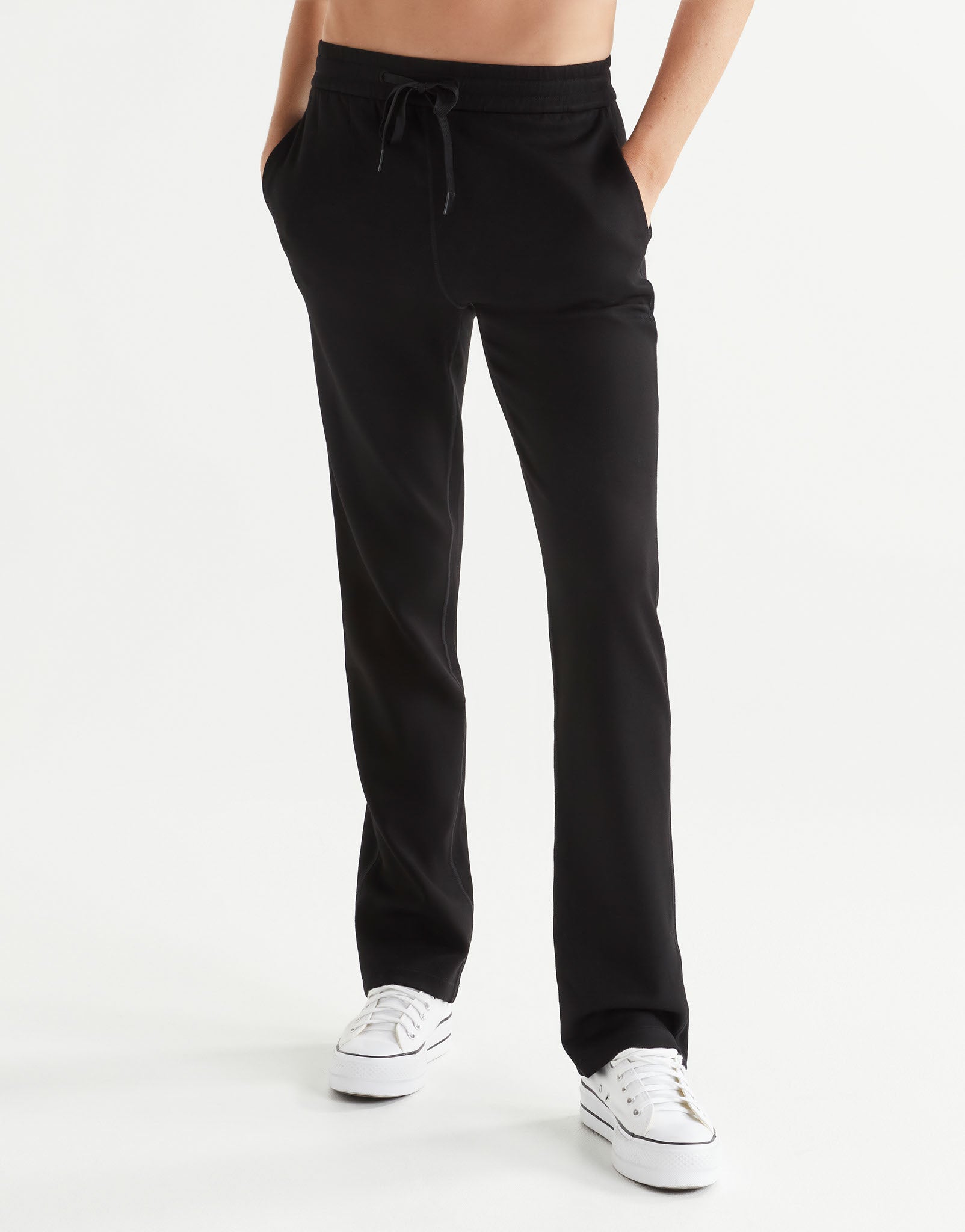 Lilybod_AIMIE_Relaxed_Fit_Jogger_Black_LL85W_BL_03_n.jpeg