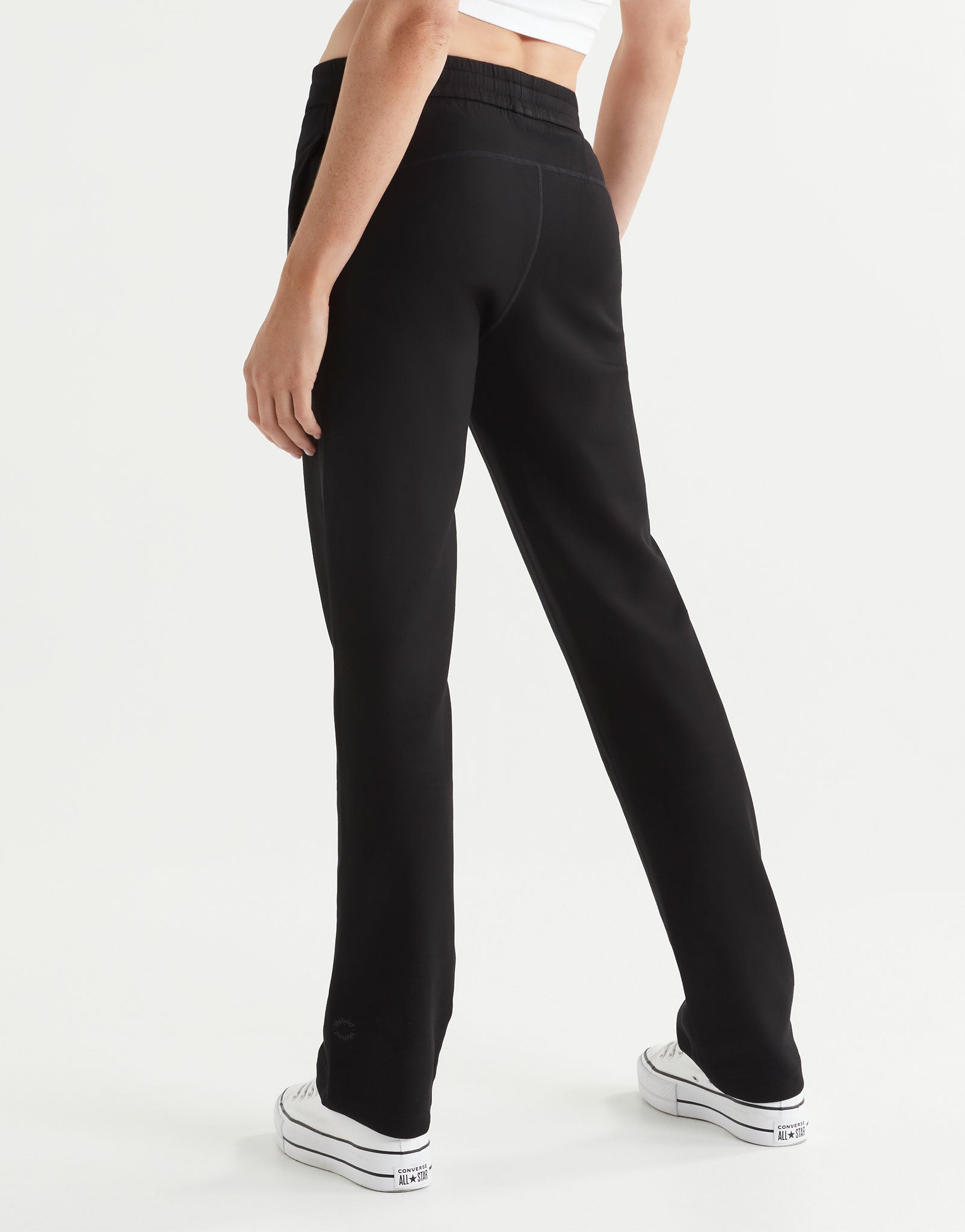 Lilybod_AIMIE_Relaxed_Fit_Jogger_Black_LL85W_BL_04_n.jpeg