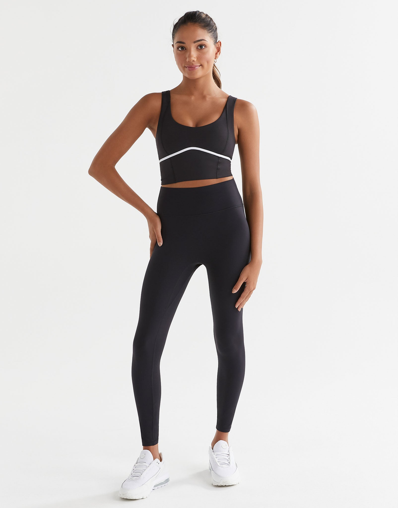 Lilybod_Ava_Long_Sports_Bra_Black_LC69_BL_1.jpeg