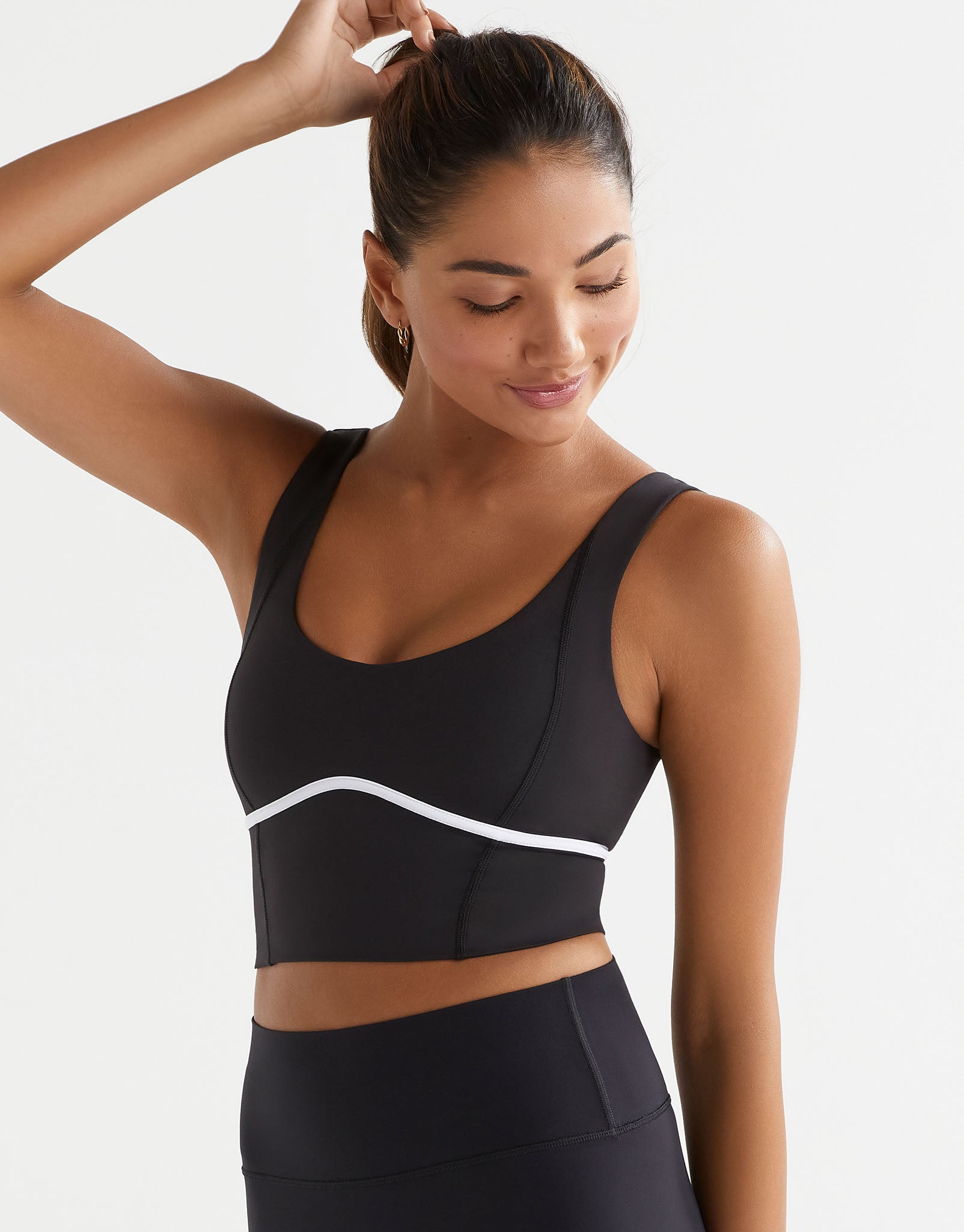 Lilybod_Ava_Long_Sports_Bra_Black_LC69_BL_4_n.jpeg