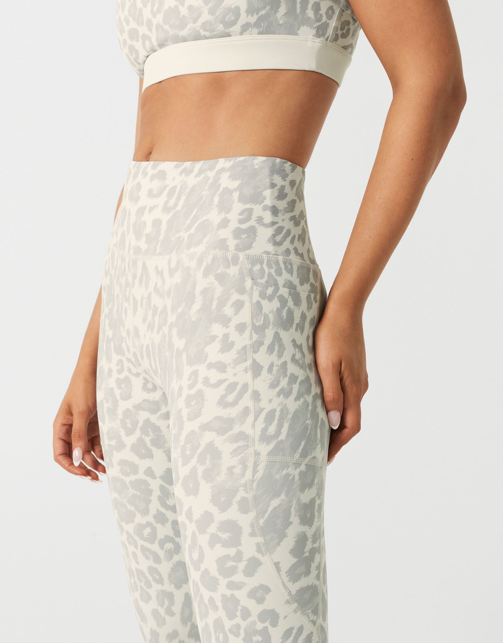 Lilybod_BECCA_Legging_White_Leopard_LL131_WTLP_1.jpeg