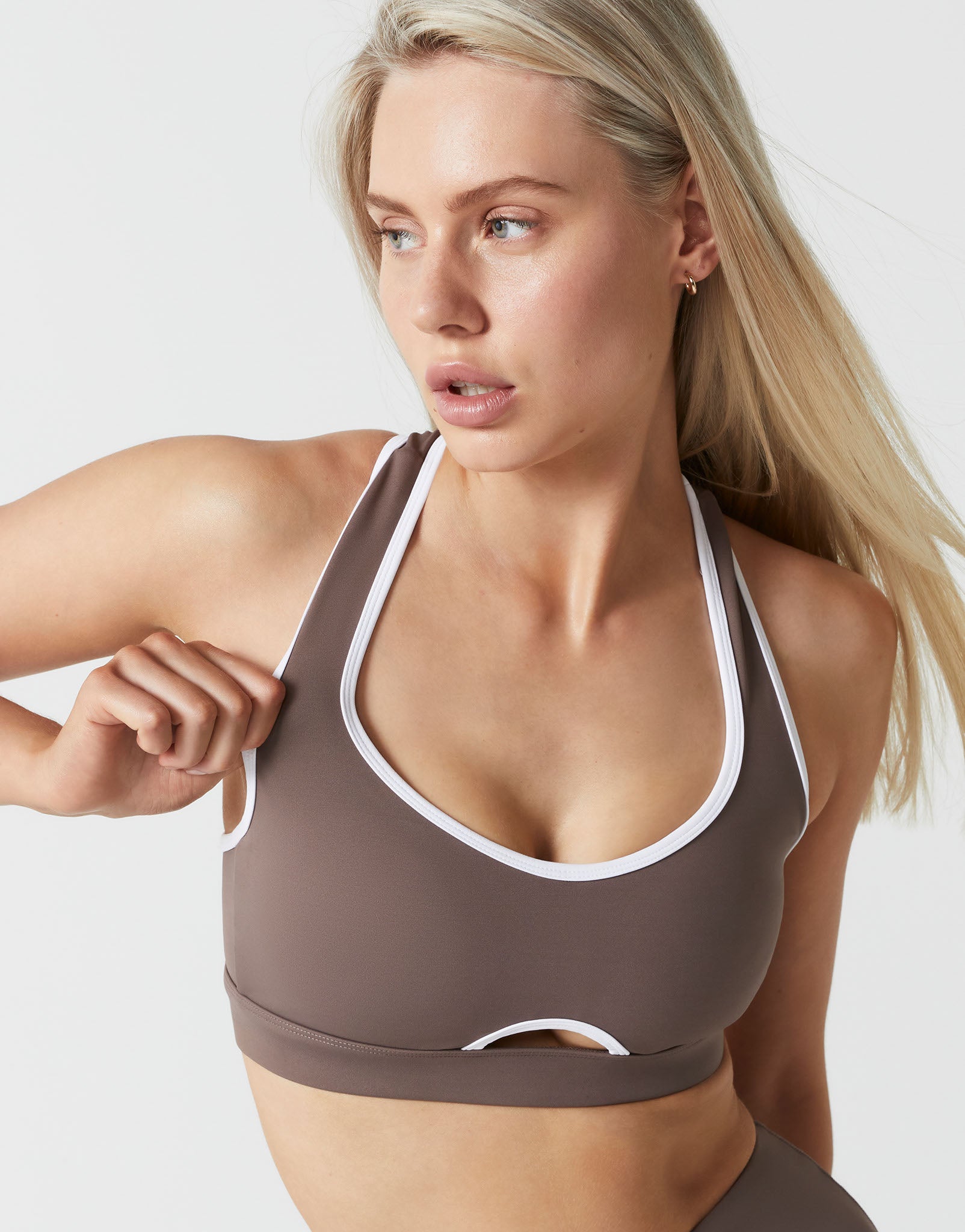 Lilybod_CLARE_Sports_Bra_Coffee_LC130_CF_03.jpeg