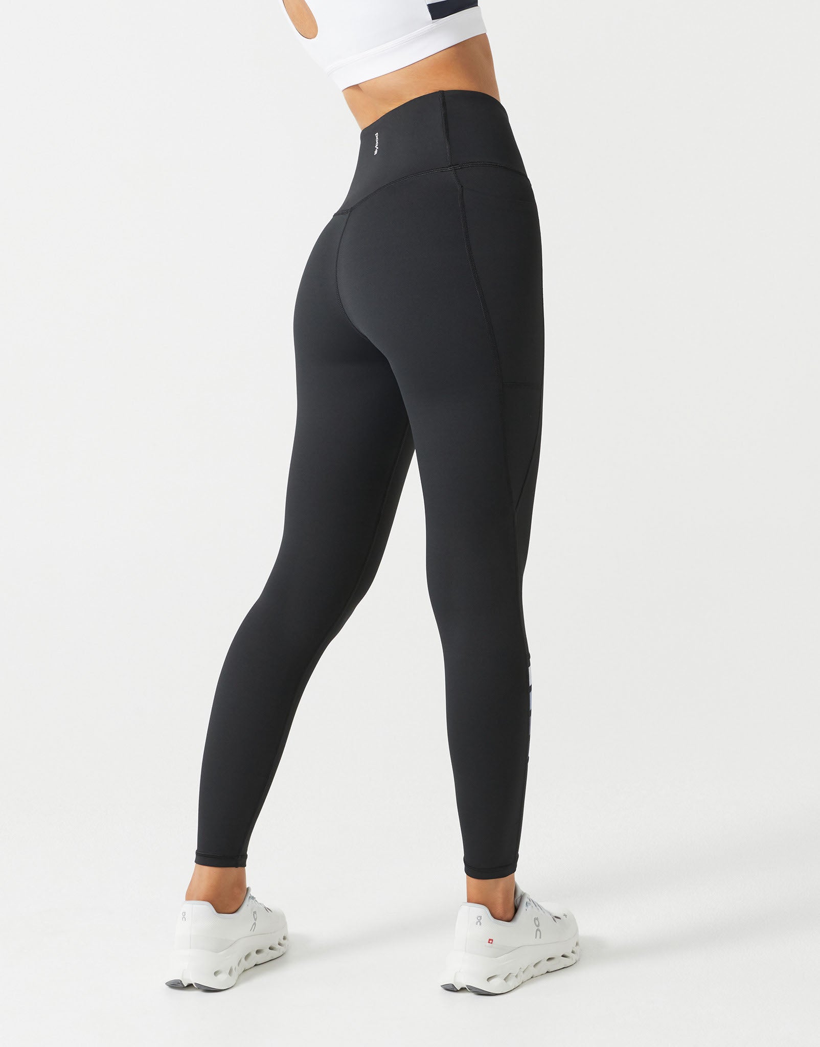 Lilybod_COCO_Ultra_Core_legging_Black_with_Cool_Blue_LL213_BCB_2.jpeg