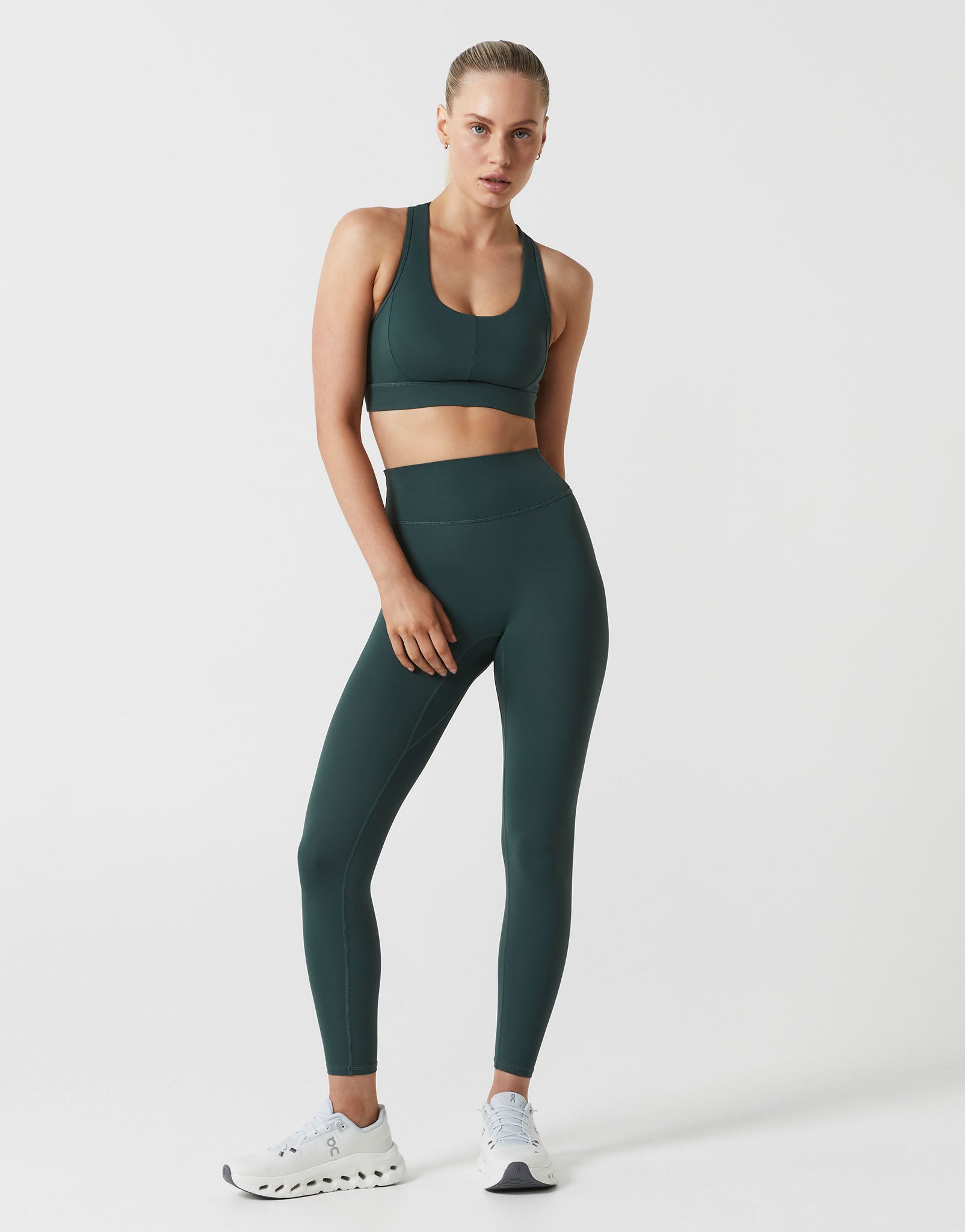 Lilybod_FRANKIE_Cloud_Core_Sports_Bra_Deep_Green_SC_22_DG_01_n1.jpeg