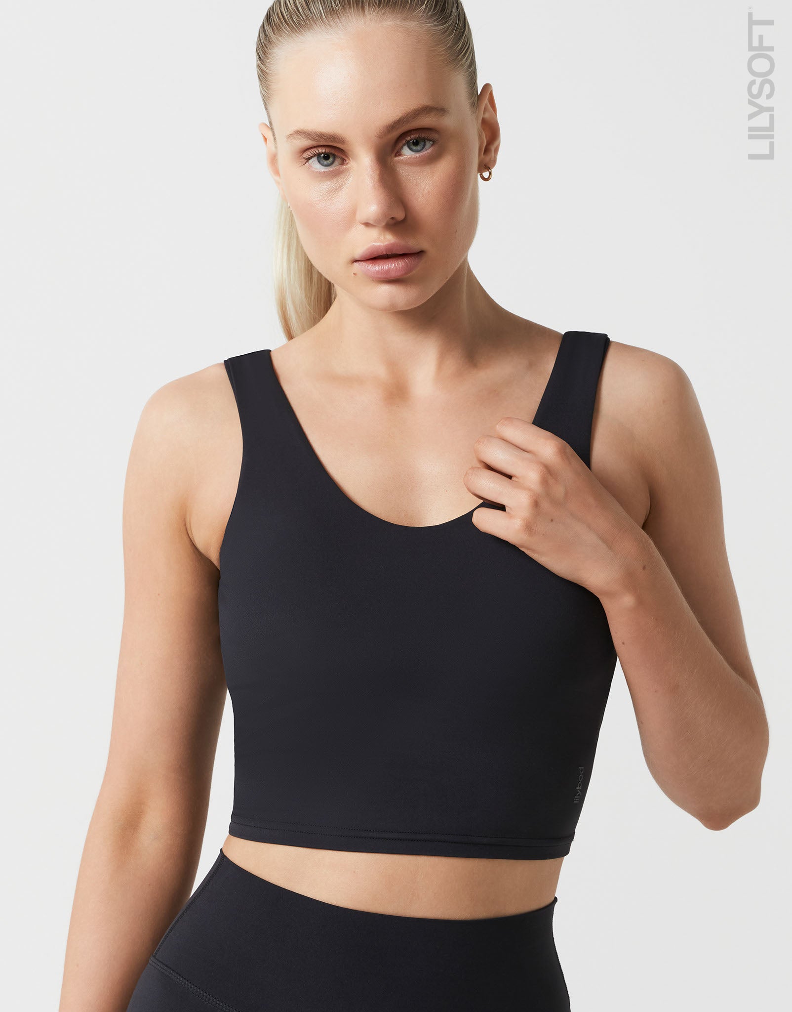 Lilybod_HARPER_Cloud_Core_Sports_Bra_Black_SC_131_BL_02_ls.jpg