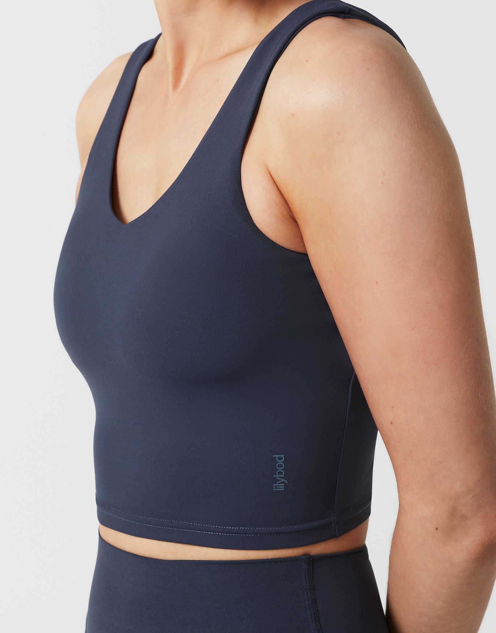 Lilybod_HARPER_Cloud_Core_Sports_Bra_Navy_SC_131_NB_03.jpeg