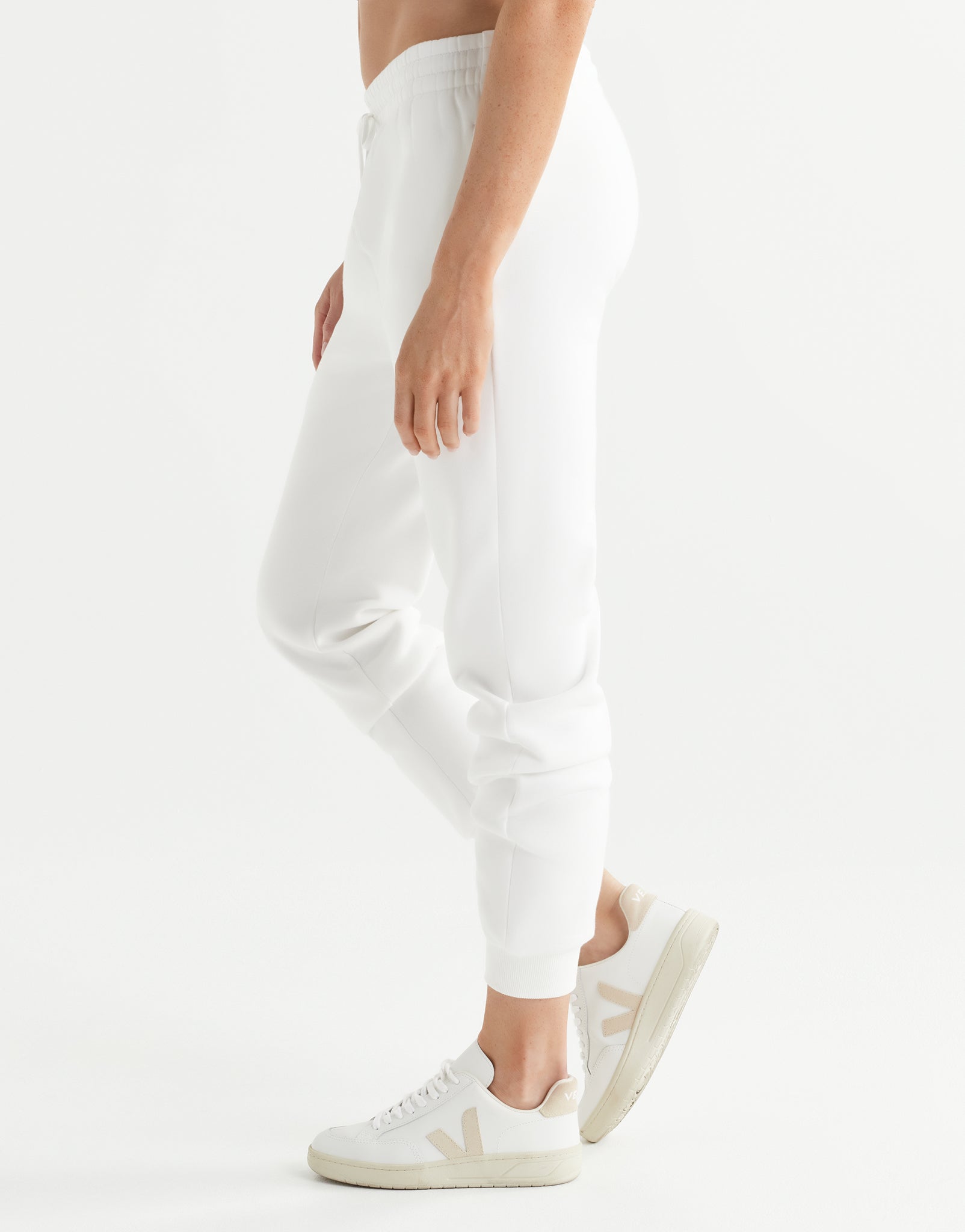 Lilybod_MILLIE_Slim_Fit_Jogger_Off_White_LL88_OWT_07.jpg