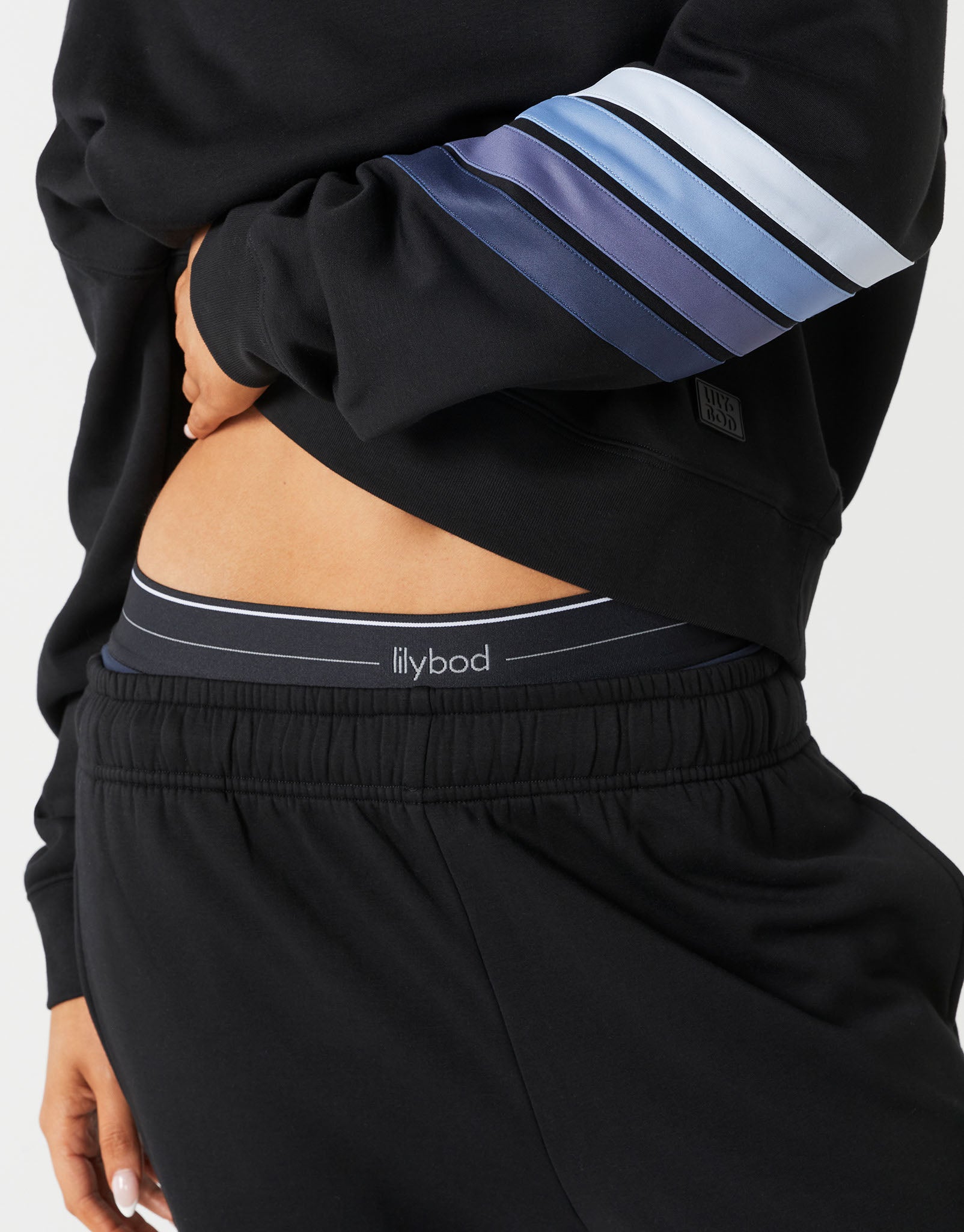 Lilybod_Marli_Sweat_Black_LT153_BL_02.jpeg