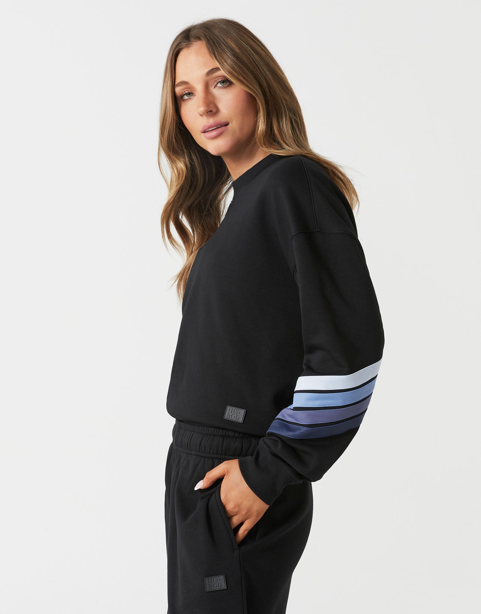 Lilybod_Marli_Sweat_Black_LT153_BL_03.jpeg
