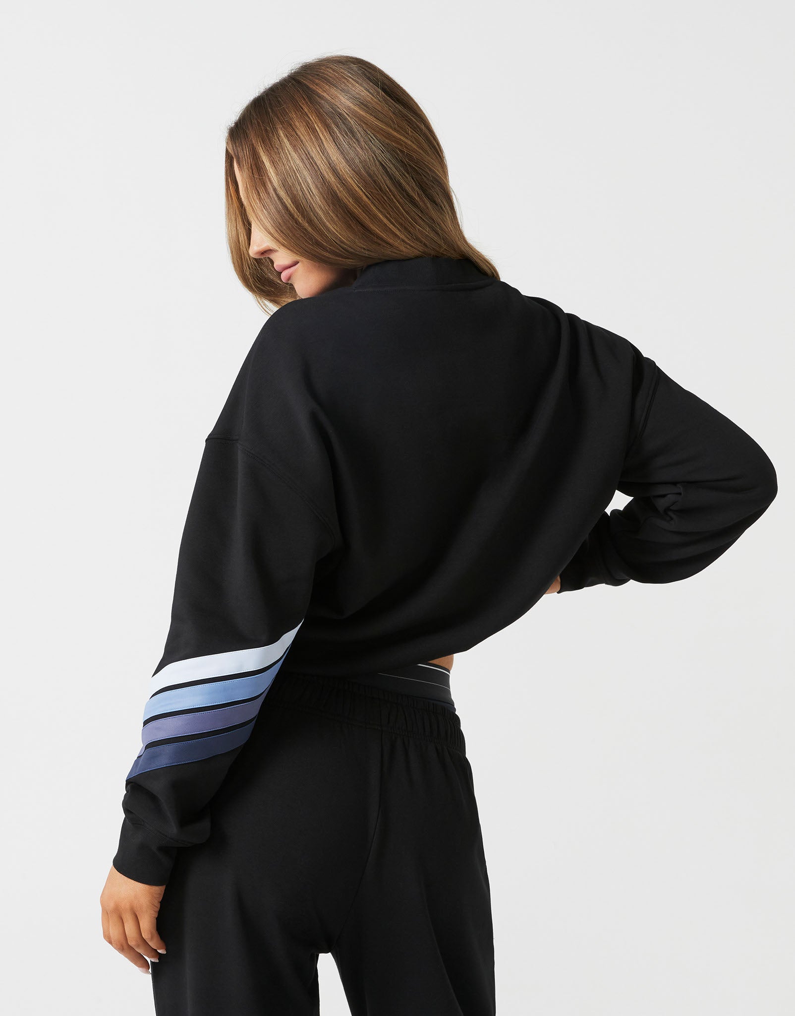 Lilybod_Marli_Sweat_Black_LT153_BL_04.jpeg